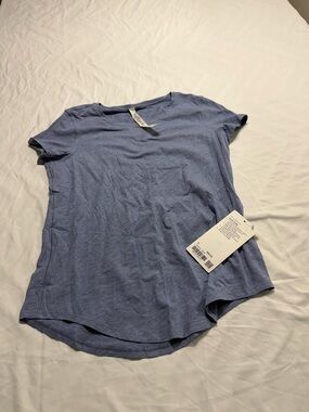 lululemon athletica Women's Short Sleeve Pocket Tee in Light Blue Heather